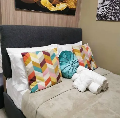Jovis Place Staycation Near Moa Manila